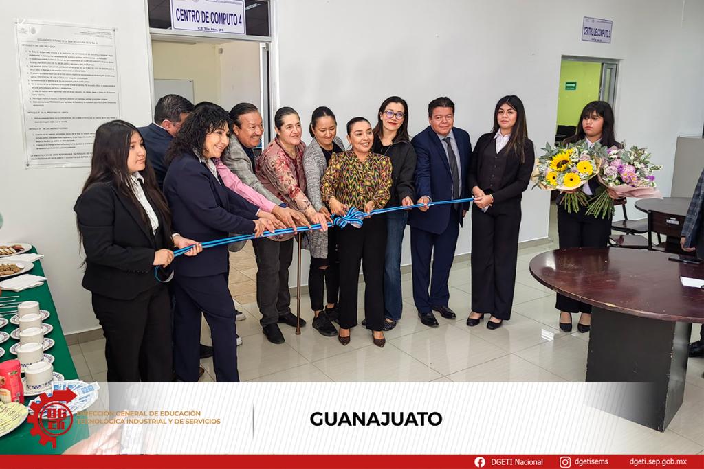 Inauguración del Centro de Cómputo 4 en CETis No. 21